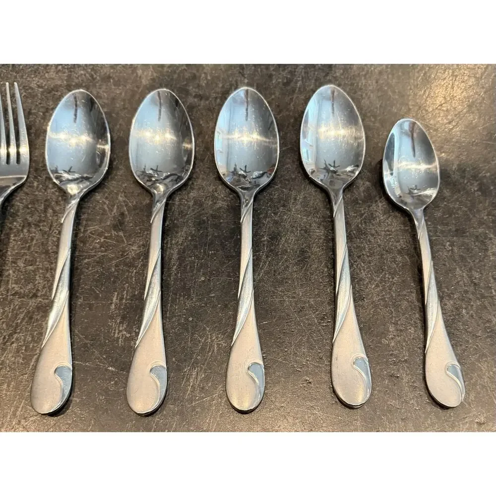Hampton Silversmiths Jaclyn Smith Bella Frost Flatware (Lot of 15) Replacements